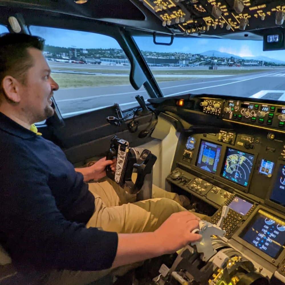 Initiation au pilotage Airbus sur simulateur à Roissy - Paris