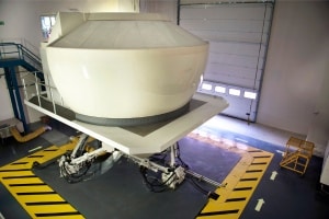 Pilotez un simulateur de vol immersif dans le Val-d'Oise 95 avec Flight Sensations en Ile-de-France